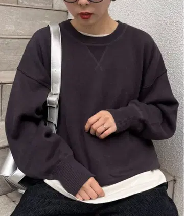 새상품 맨투맨 라이크 볼륨 슬리브 니트 차콜 그레이