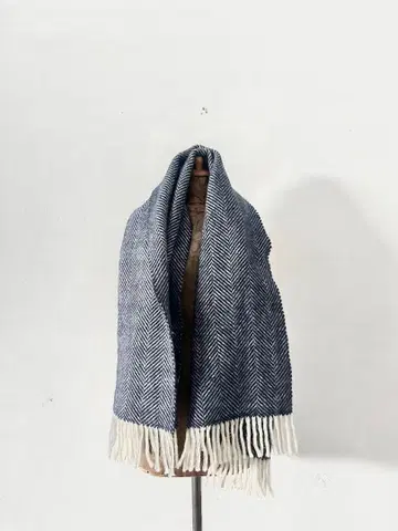 [ 새상품급 ] TWEEDMILL 헤링본 담요 프린지 네이비
