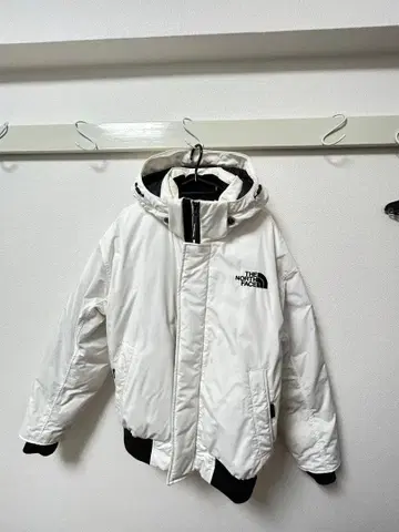 The North Face 화이트 다운 자켓