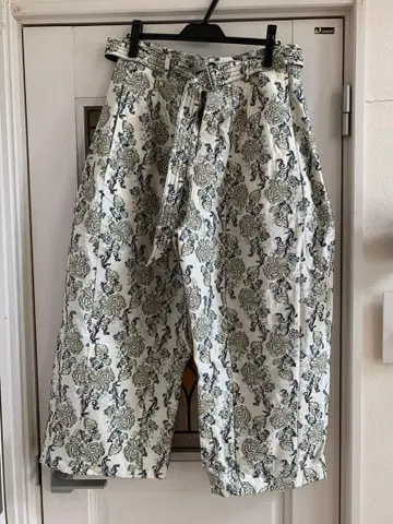 NATIVE VILLAGE 꽃무늬 자수 카고 팬츠