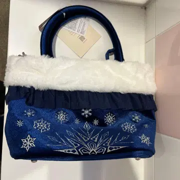 치하루, 안나, 시마무라