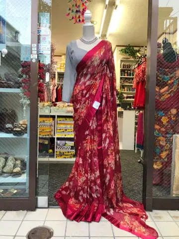 빨간색 꽃무늬 사리