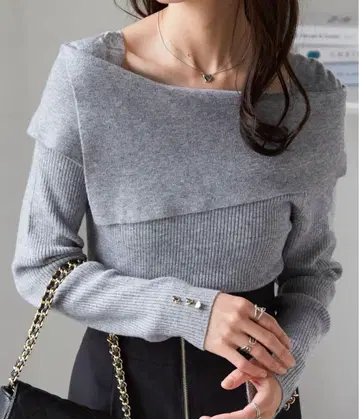 새상품 택 포함 오프숄더풍 니트 그레이