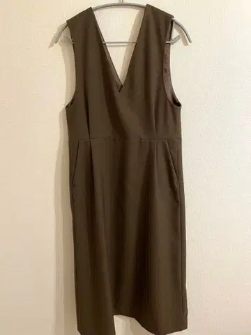 오버롤 스커트 브라운 점프 스커트 V넥