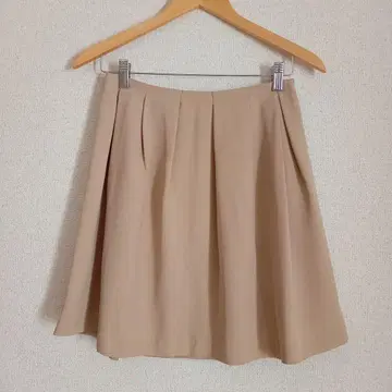 로페피크닉 플레어 스커트 베이지