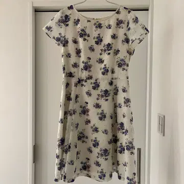 온워드 anysis 꽃무늬 반팔 무릎 기장 원피스