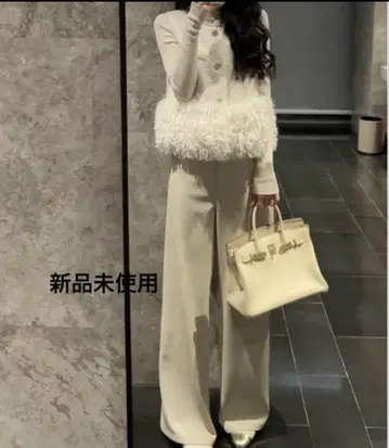 새상품 LiLirena 리리레나 화이트 퍼 베스트 슬리브리스 M