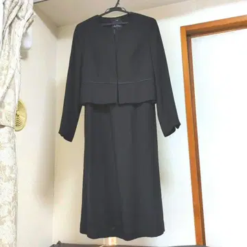 블랙 원피스 수트 (긴팔 자켓 포함) 구매 1주 전