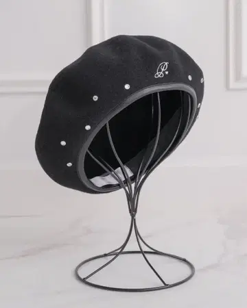 pium 피움 로고 비쥬 스터드 베레모 블랙 베레모