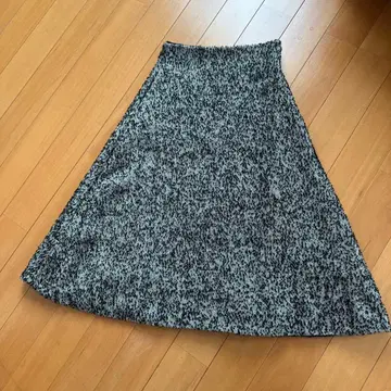 martinique 헤링본 직조 울 플레어 스커트