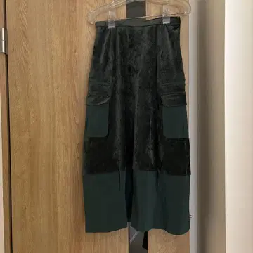 코듀로이 다크 그린 양 사이드 포켓 스커트