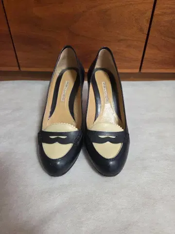 펠리코 로퍼 디자인 펌프스 37 하프