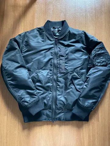 UNIQLO +J MA-1 M 다운 자켓 BLACK