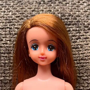 제니 뉴욕 모드 컬렉션 타카라