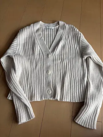 uncrave white 메리노울 숏 가디건