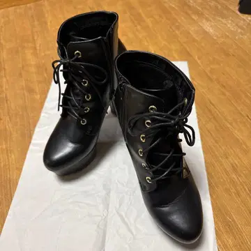 레이스업 블랙 부츠 힐 12cm