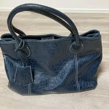 다크 블루 크로커다일풍 핸드백