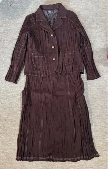 다크 브라운 자켓 스커트 셋업