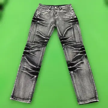 데미지 가공 블랙 스트레이트 청바지 32