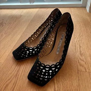 PELLICO 블랙 하이힐 펌프스 사이즈 35