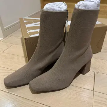 미사용 새상품 ZARA 베이지 니트 하이힐 부츠 38