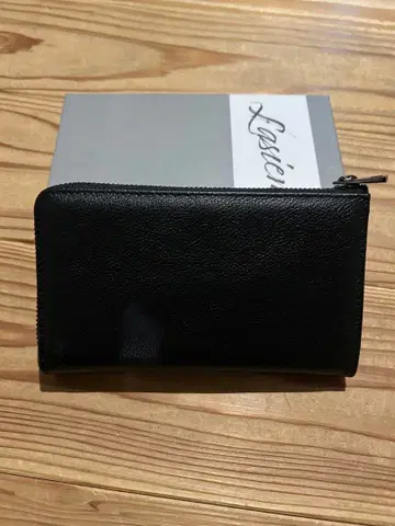 Lasiem 블랙 가죽 장지갑