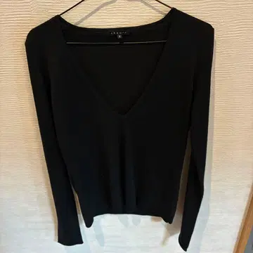 theory 블랙 V넥 긴팔 니트 2