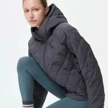 유니클로 퍼프 테크 후드티 다크 그레이