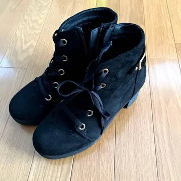 잉그 블랙 레이스업 숏부츠