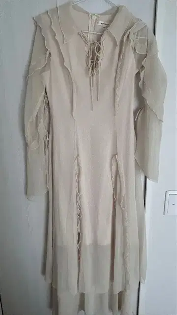 MOUSSY 아이보리 쉬폰 원피스