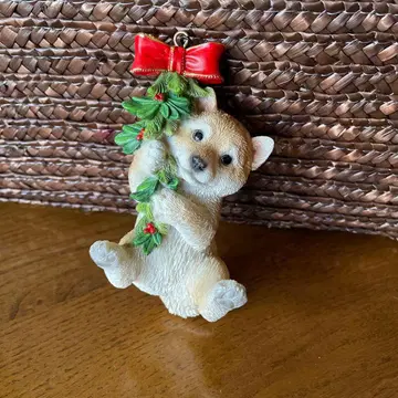 크리스마스용 시바견 피규어