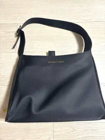 로메오 질리 숄더백