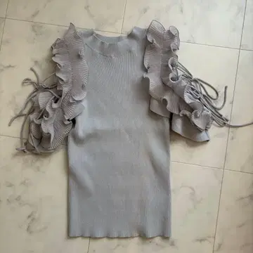 SNIDEL 프릴 슬리브 니트 풀오버 그레이