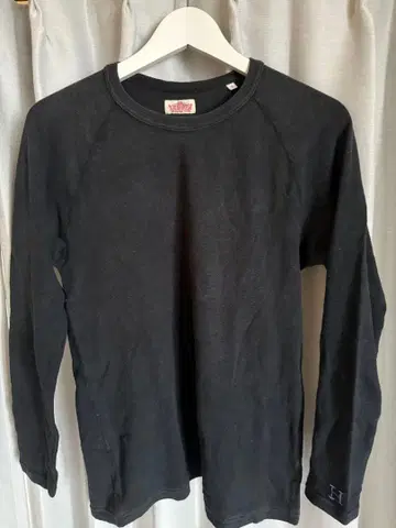 할리우드 런치마켓 블랙 긴팔 티셔츠 사이즈 3