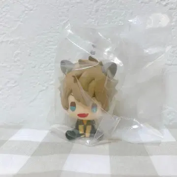 트위스테 라기 기숙사복 피규어