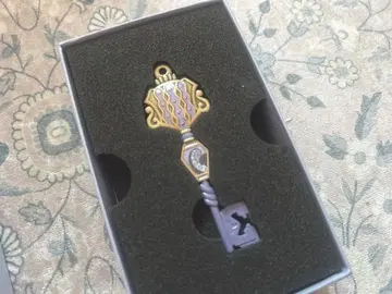 트위스테 발렌타인 2025 아즐 아셰인 로트 키 참만