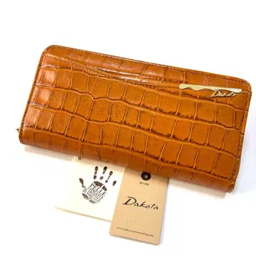 새상품 다코타 장지갑 라운드 지퍼 오스피탈리타