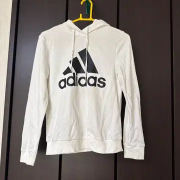 adidas 화이트 후드 부착 후드티 S 사이즈