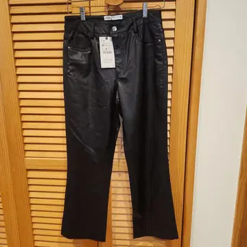 새상품 ZARA 자라 인조 가죽 팬츠 블랙 38