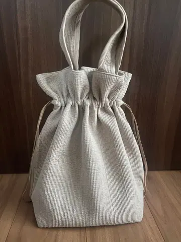 비오는날 something 썸씽 카페 베이지