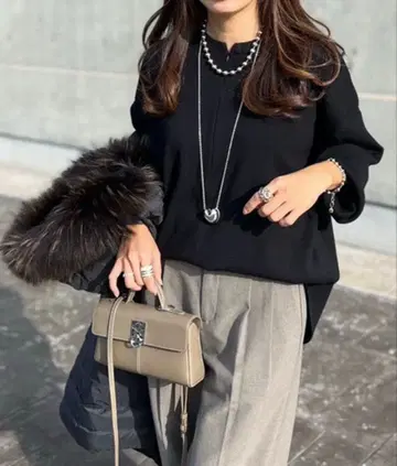 블랙 집업 긴팔 니트