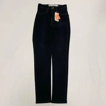 새상품 LADIVA BODY FIRE 스키니 팬츠 블랙 에드윈 속기모