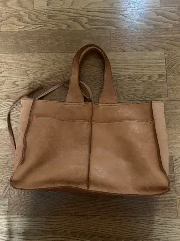 치마부에 베이지 가죽 토트백