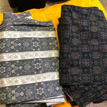 기모노 블랙과 파랑 꽃무늬 화이트 패턴 제품