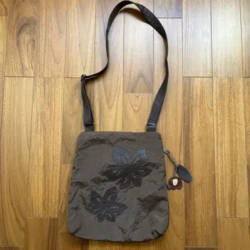 IBIZA 이비자 브라운 꽃 자수 나일론 숄더백 코끼리 참 경량