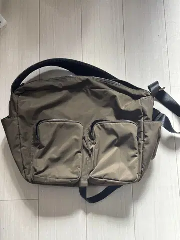 글로벌 워크 숄더백