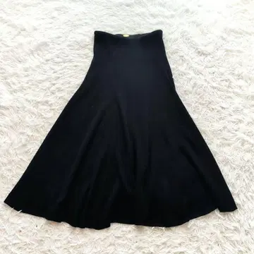 뮤즈 두지엠 클라세 SWING RIB 스커트 블랙 워셔블