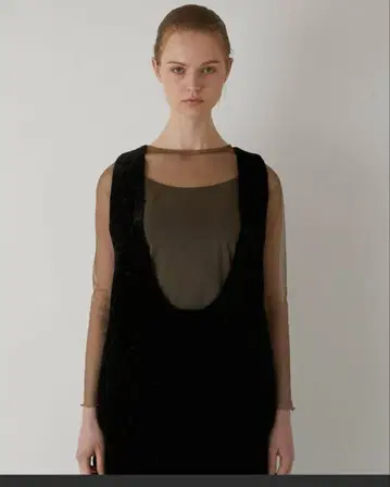 crinkle crinkle crinkle ] 벨벳 오버롤 스커트 새상품