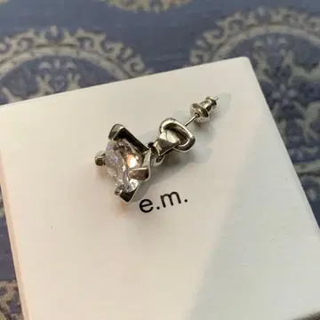 e.m. 지르코니아 귀걸이 새상품급