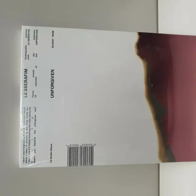 르세라핌 UNFORGIVEN 앨범 Bloody Rose 버전